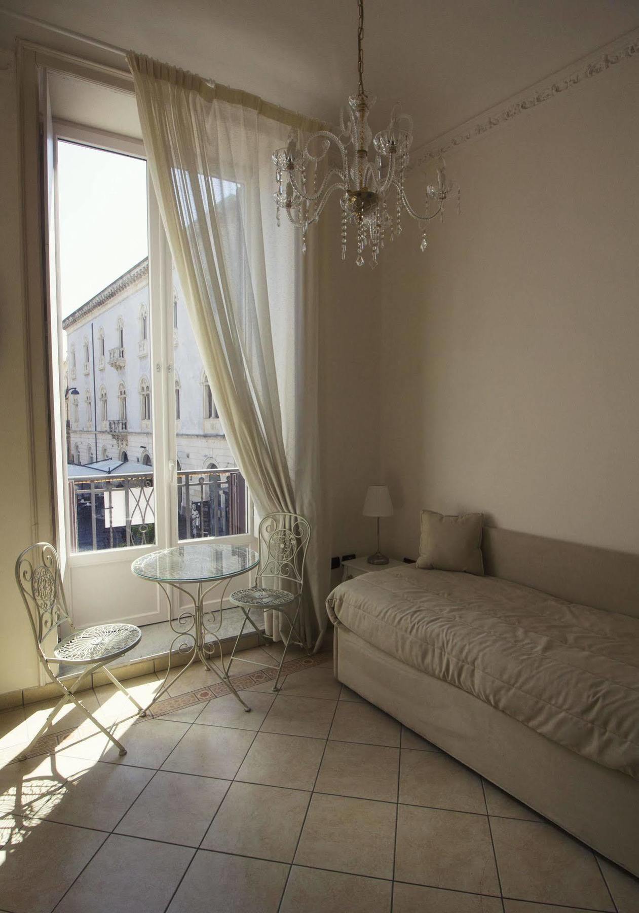 B&B Diana Syracuse Ngoại thất bức ảnh